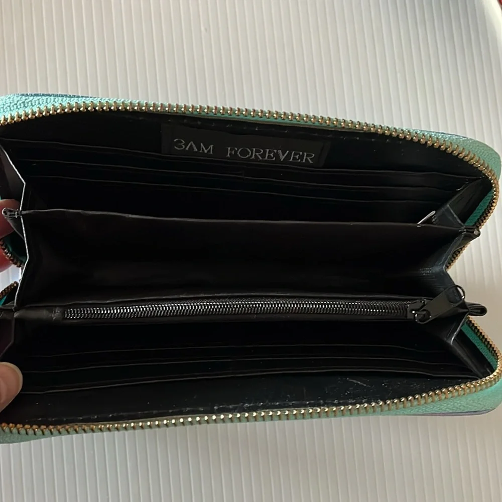 NWOT 3AM FOREVER Holographic Mermaid Tail Gold Toned Zip Around  Wallet - Picture 5 of 8